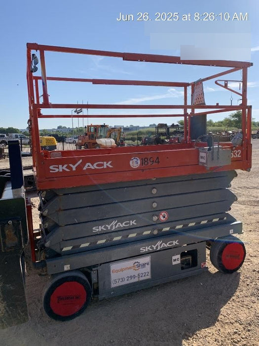 2016 Skyjack SJIII-4632 32' Electric Scissor Lift, Wide Deck