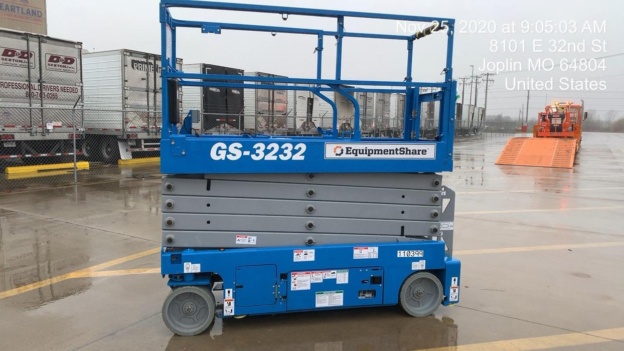 2020 Genie GS-3232 Standard, Folding half height swing gate, 800W Inverter