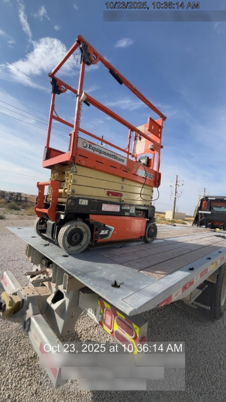 2022 JLG ES1932