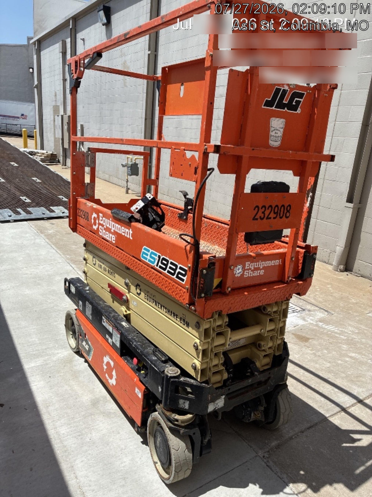 2022 JLG ES1932