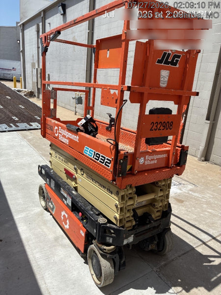 2022 JLG ES1932