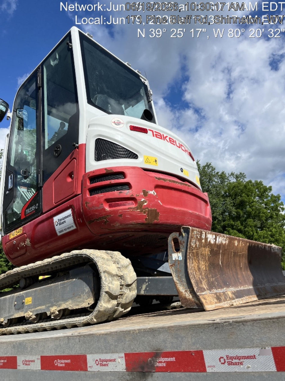 2021 TAKEUCHI TB235-2CR