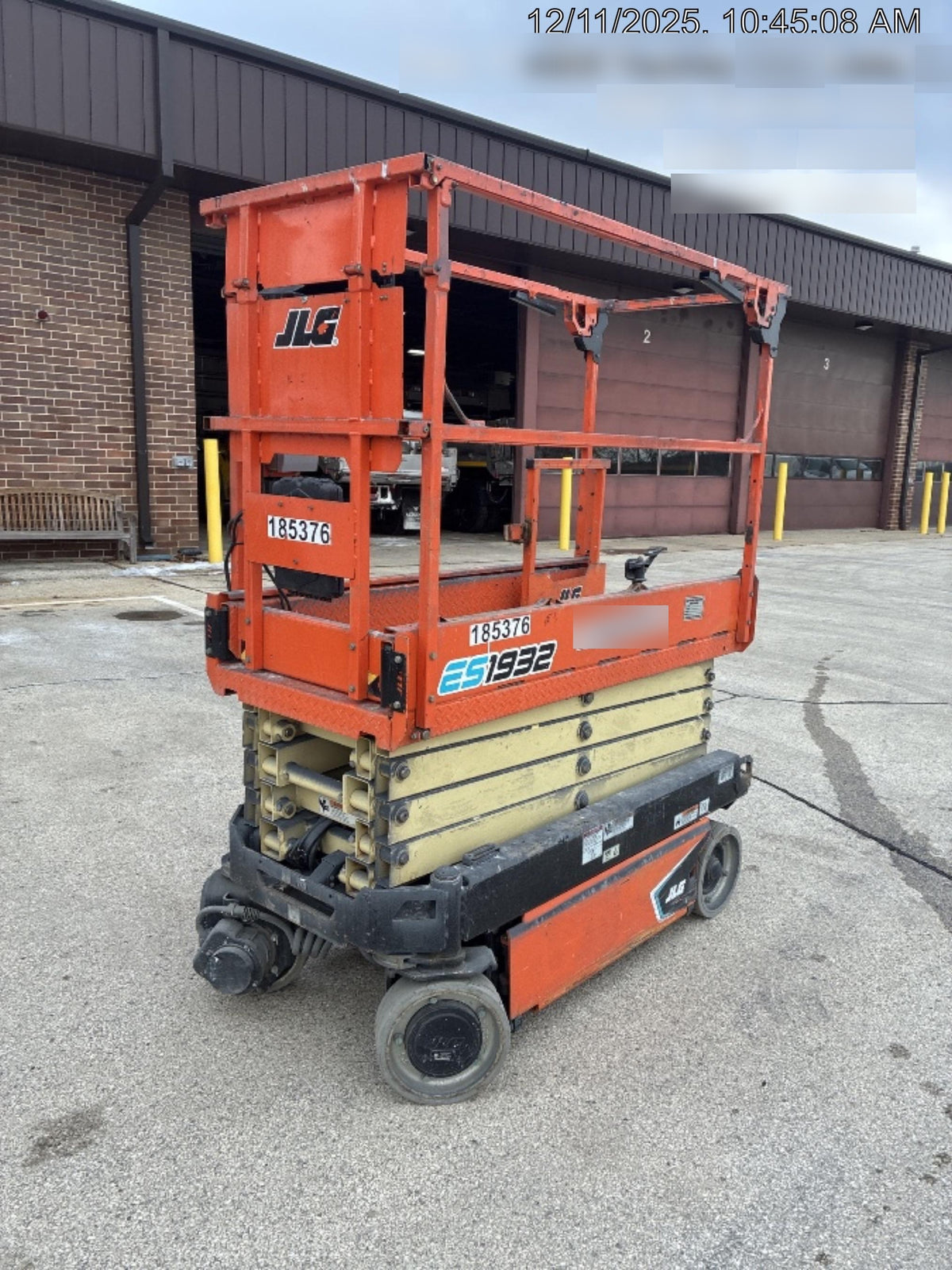 2021 JLG ES1932
