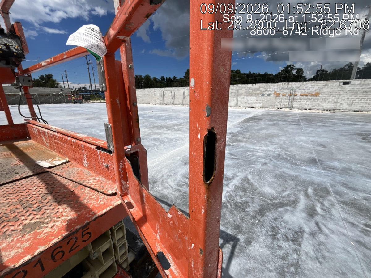 2022 JLG ES1932