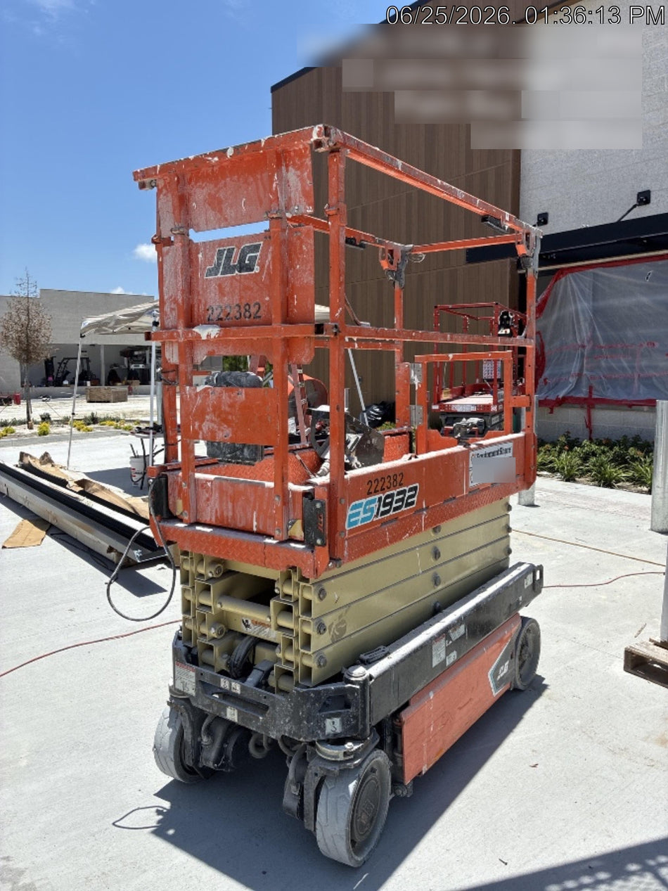 2022 JLG ES1932