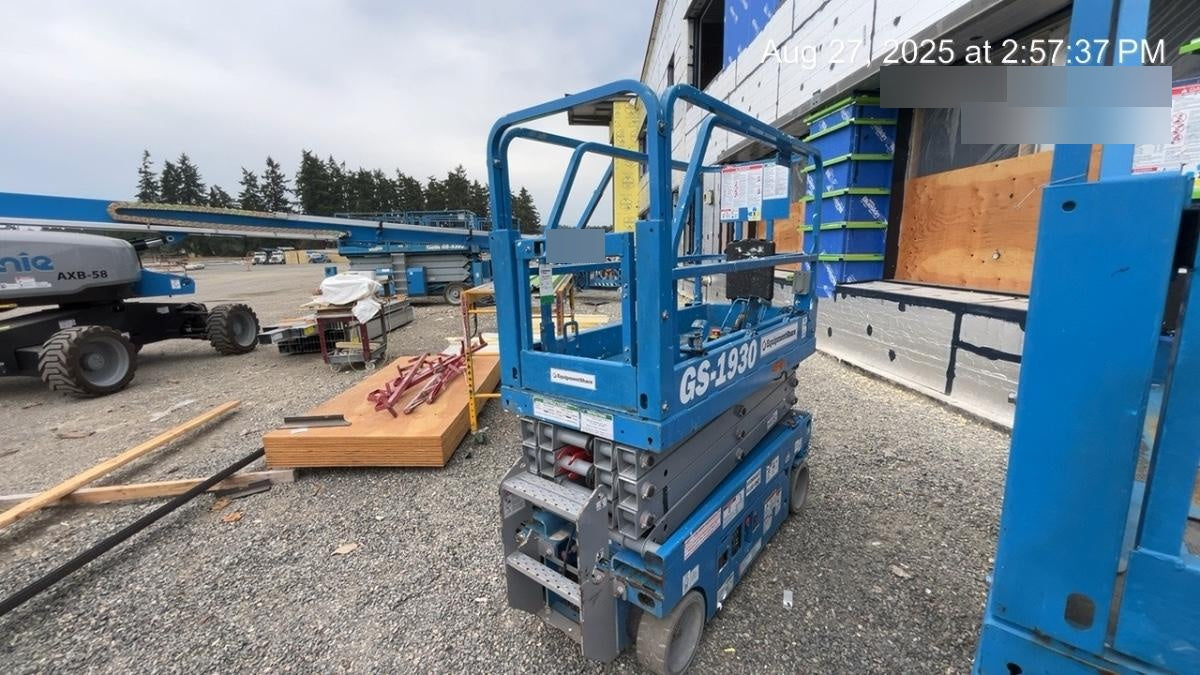 2019 Genie GS-1930 Half Height Swing Gate, 800W Inverter