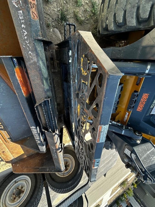 2021 PALADIN 48" Pallet Forks - Paladin