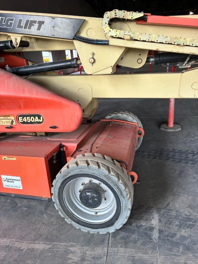 2019 JLG E450AJ
