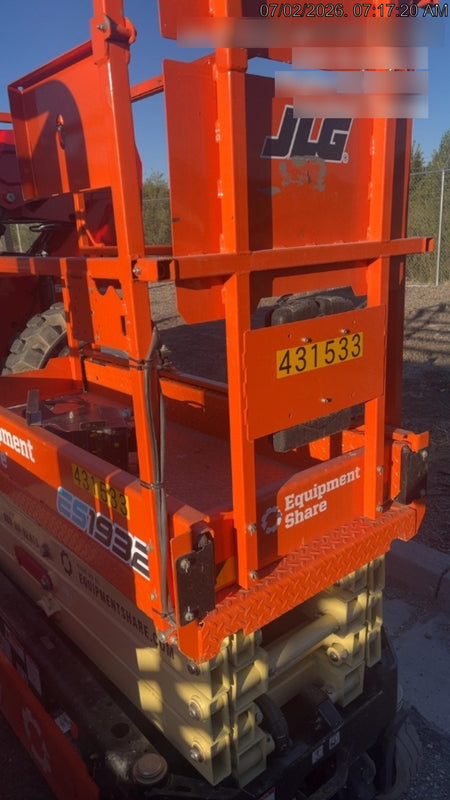 2024 JLG ES1932