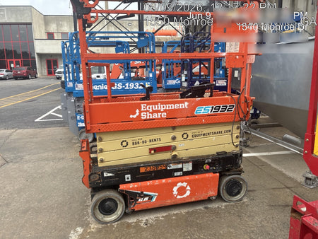 2022 JLG ES1932