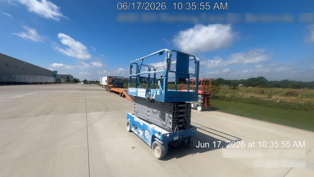2019 Genie GS-4047 Folding rails with half height swing gate