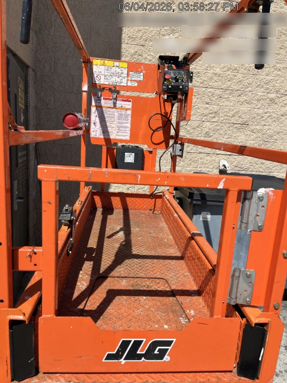 2024 JLG ES1932