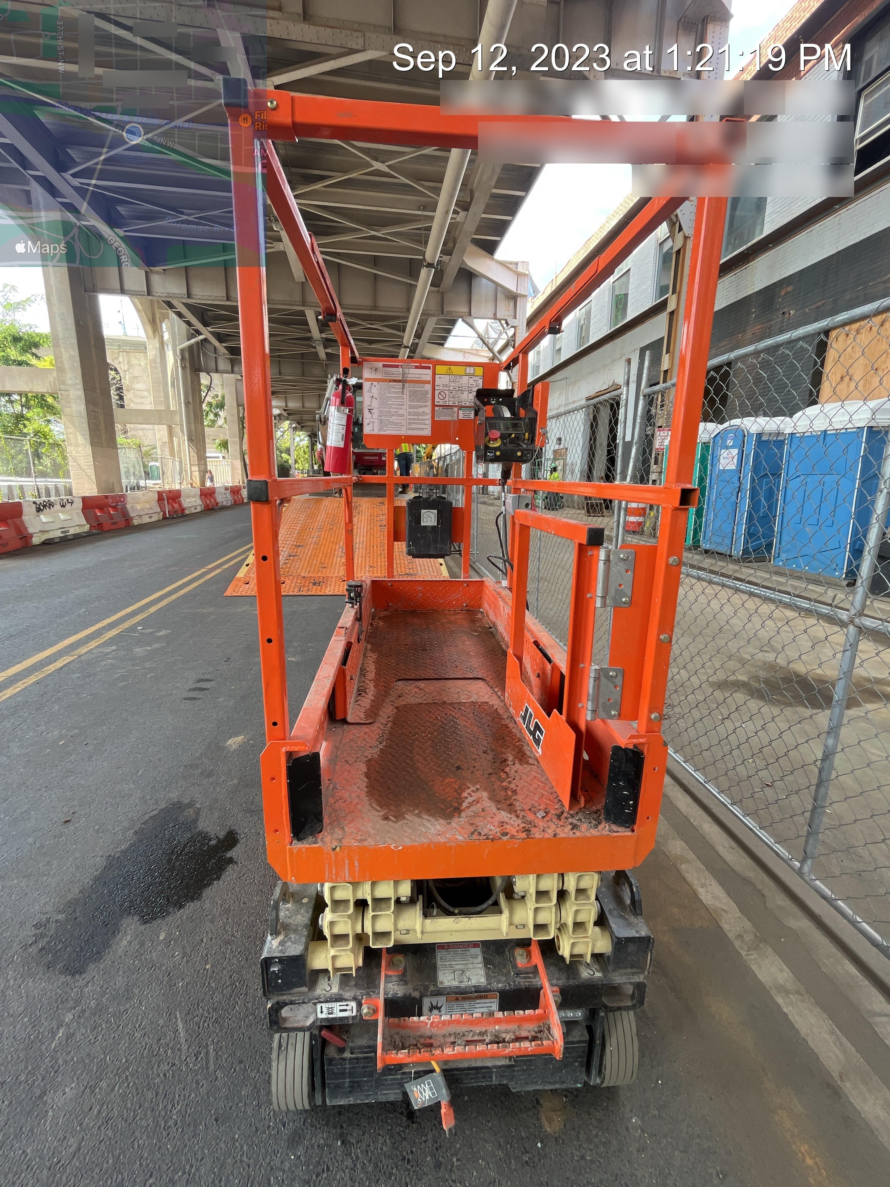2022 JLG ES1330L