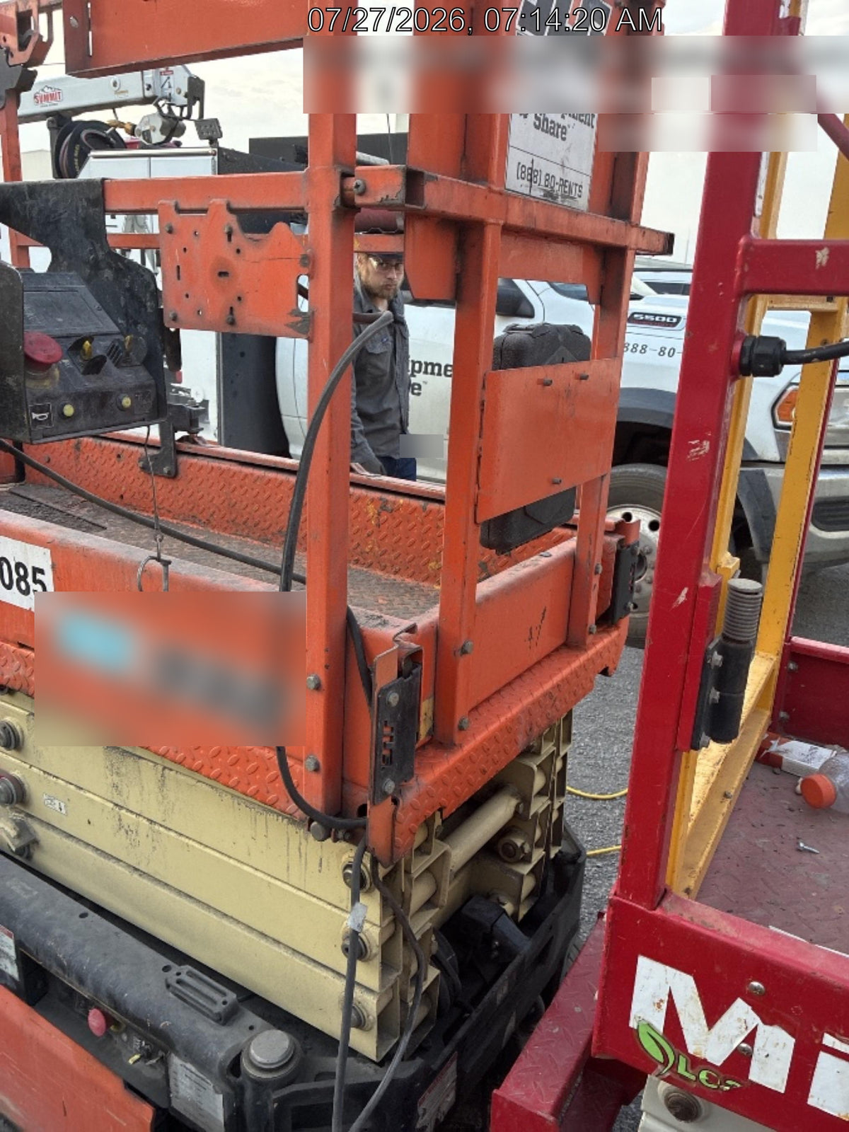 2021 JLG ES1932