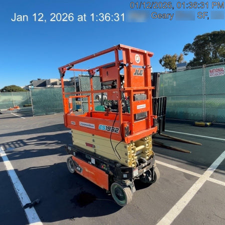 2021 JLG ES1932
