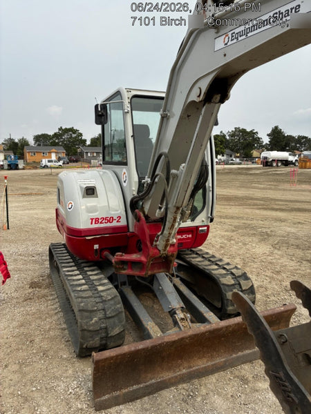 2023 TAKEUCHI TB250-2CR