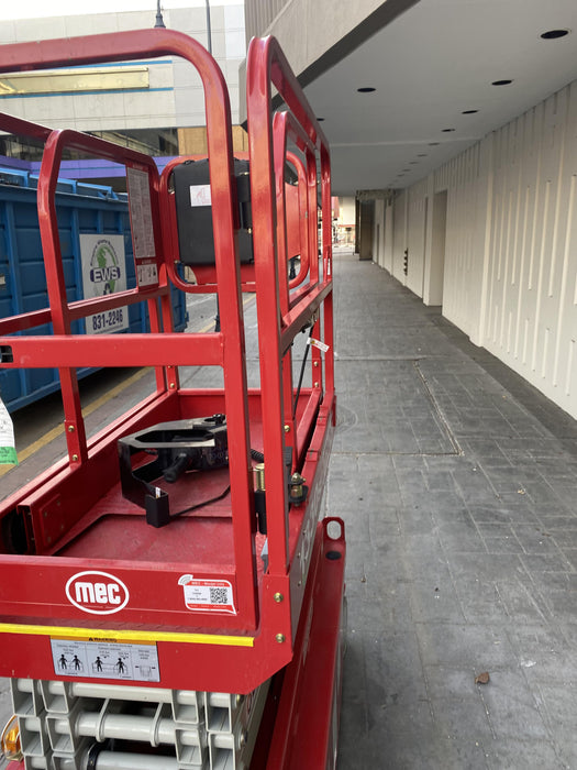 2020 MEC 1330SE Solid NM Tires, Steel Swing out Doors, LCS, Beacon, 900W Invertor