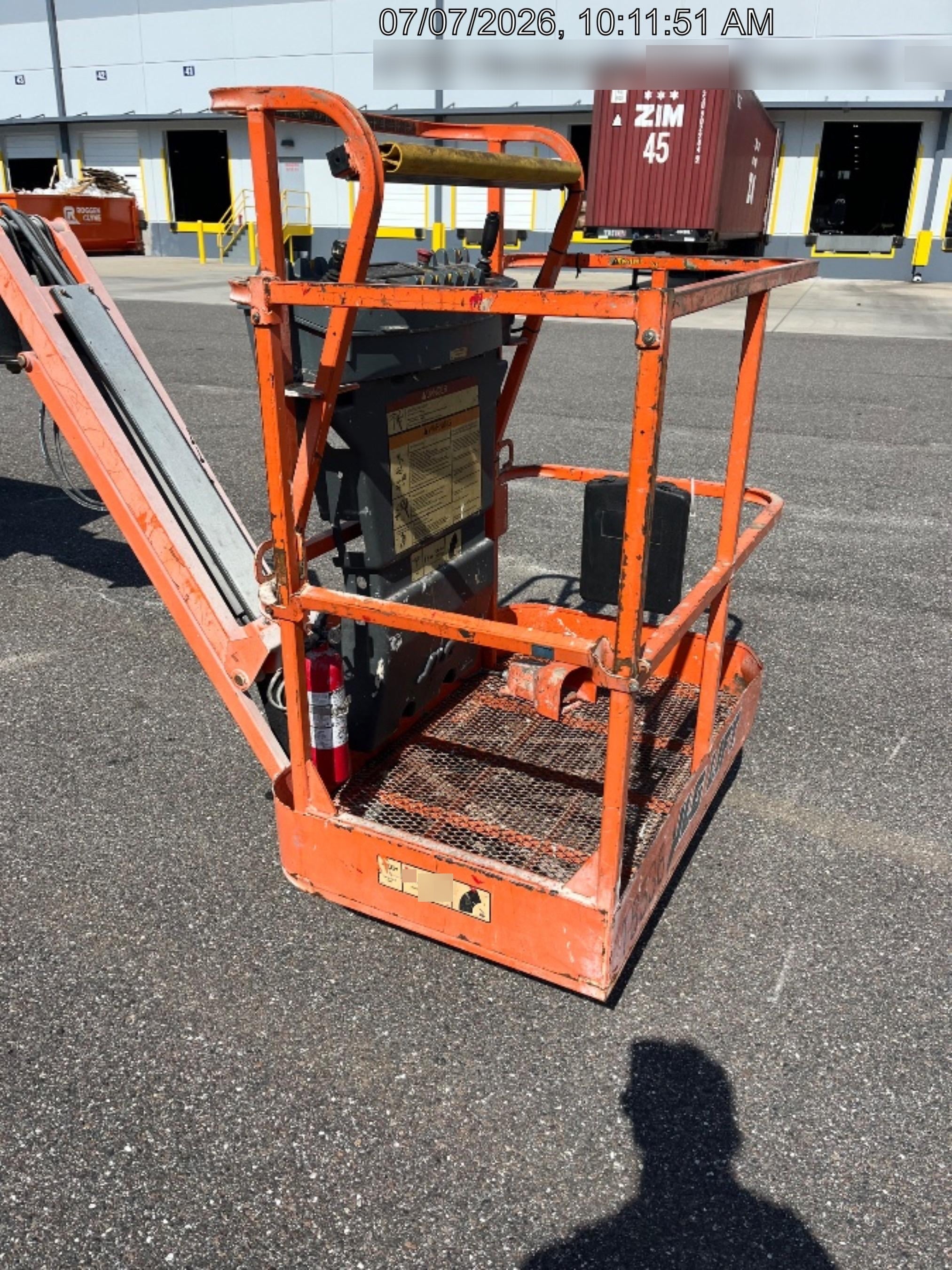 2019 JLG E400AJPN