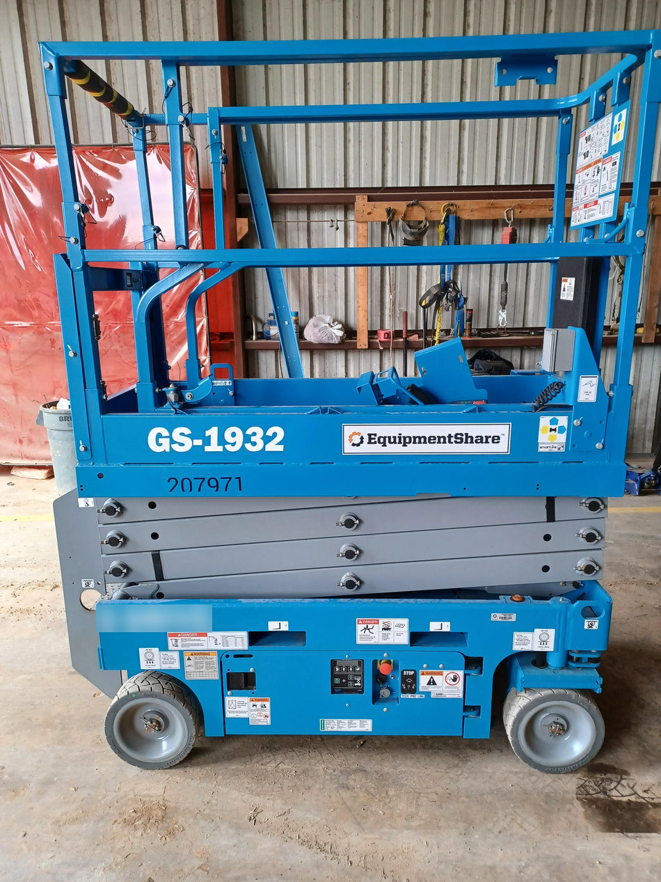 2022 GENIE GS-1932