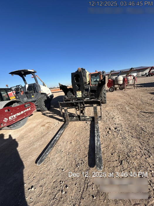 2019 JLG 1255 JLG 1255 T4F w/Full Cab, HVAC, Solid Tires, Work Lights/Beacon, 60" Carriage/Forks