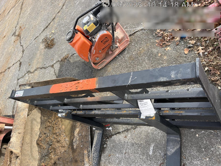 2025 ARROW MATERIAL HANDLING 48" Pallet Forks - Arrow
