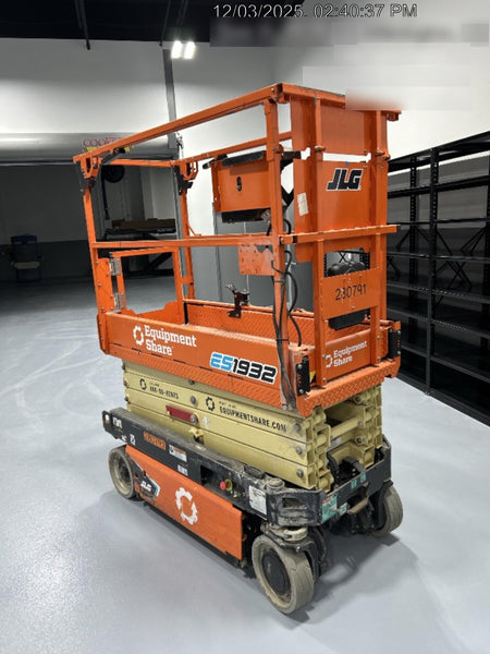 2022 JLG ES1932