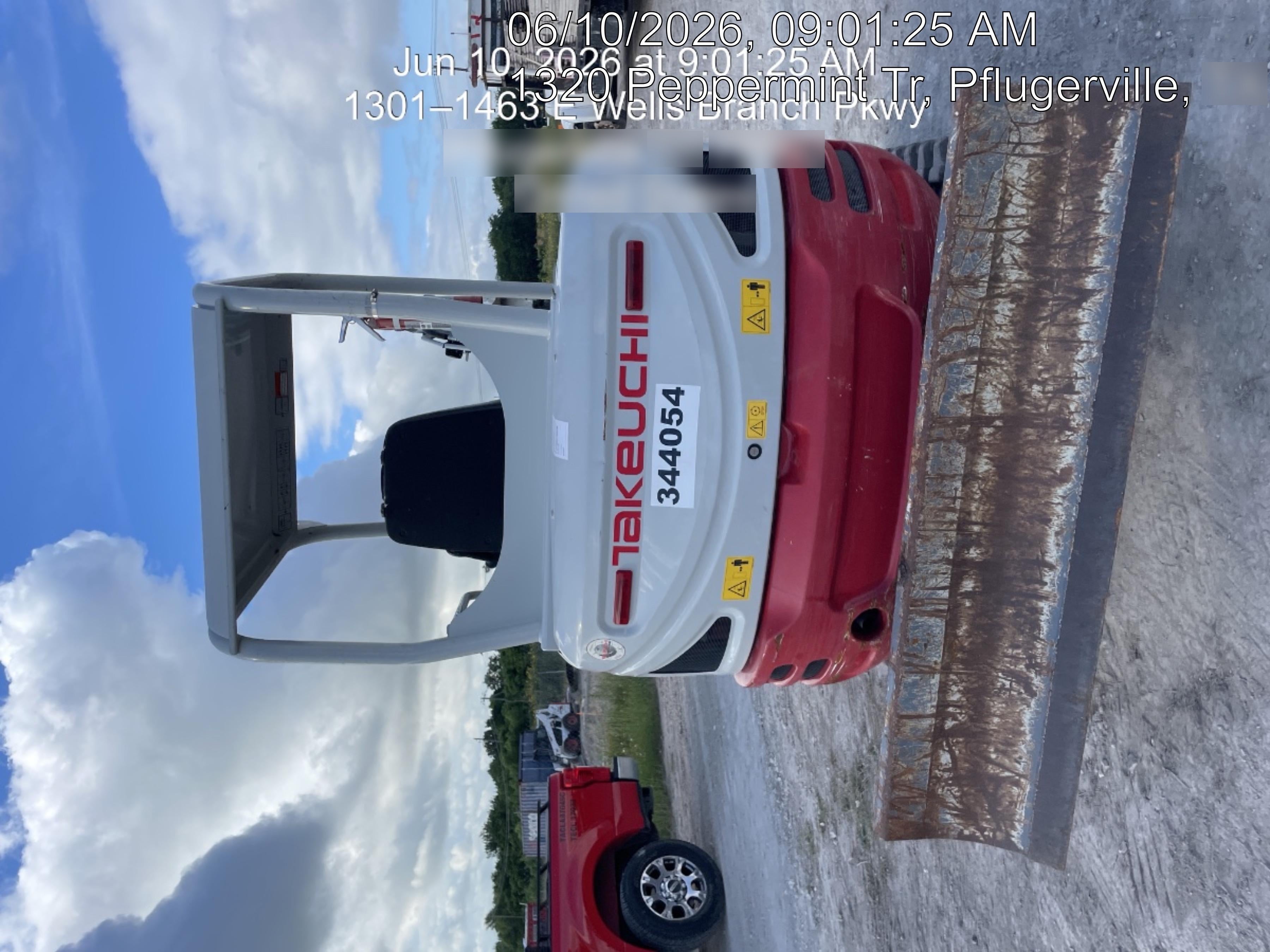 2023 TAKEUCHI TB235-2R