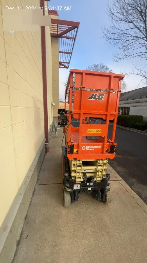 2022 JLG ES1932