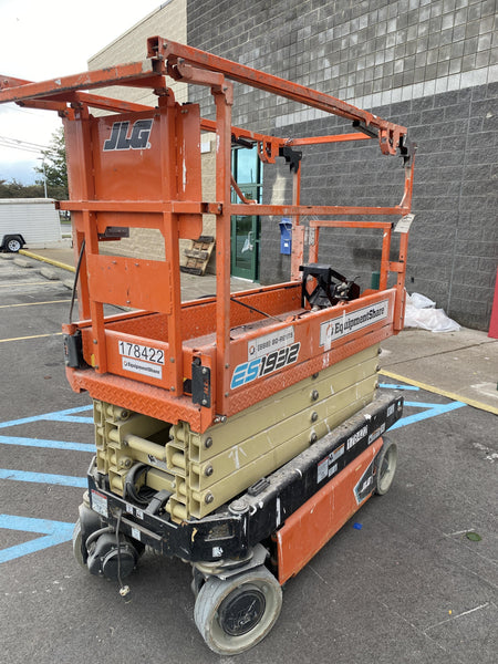 2021 JLG ES1932