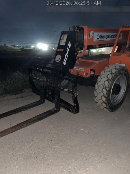 2020 SKYTRAK 8042