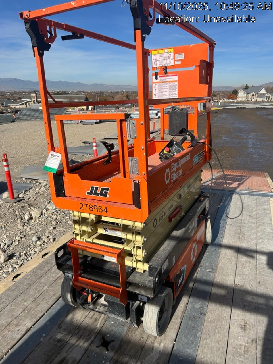 2022 JLG ES1932