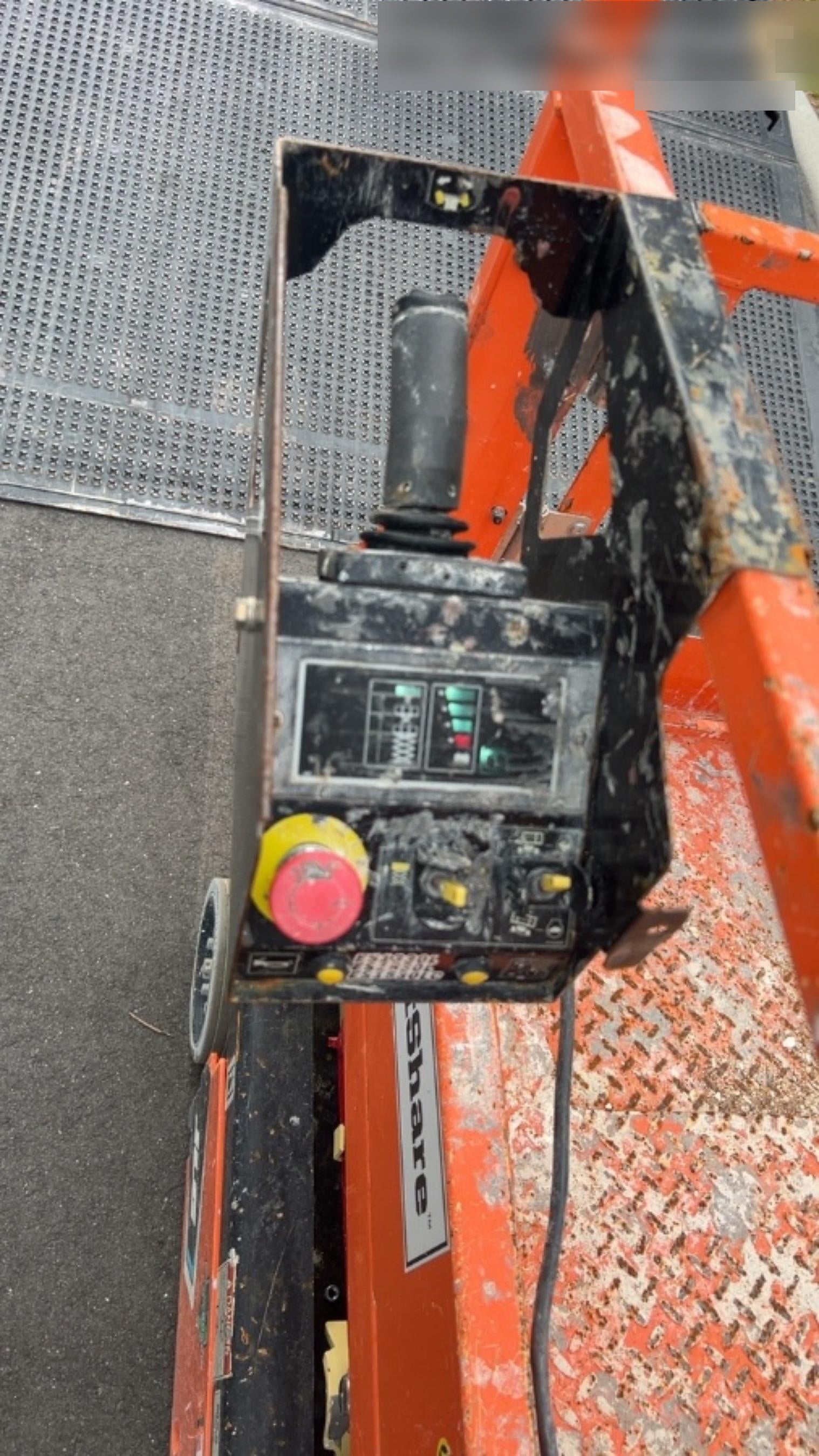 2021 JLG ES1330L