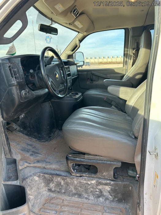 2023 CHEVROLET Express Van - Rental