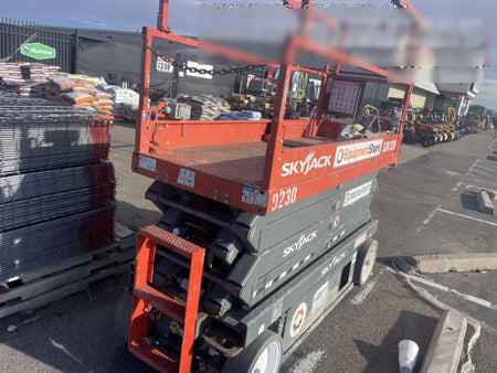 2018 Skyjack SJIII-3226 Skyjack SJIII3226 Scissor Lift w/Trojan Batteries