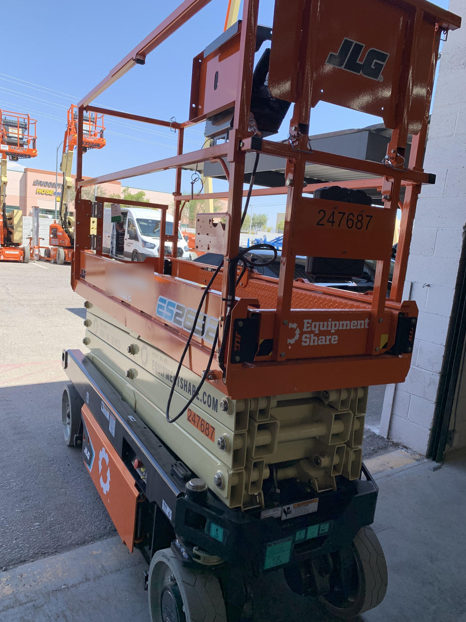 2022 JLG ES2632