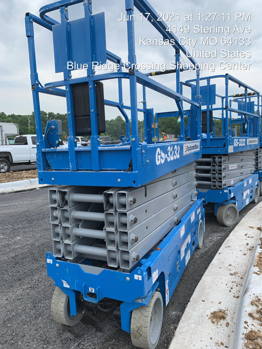 2020 Genie GS-3232 Standard, Folding half height swing gate, 800W Inverter