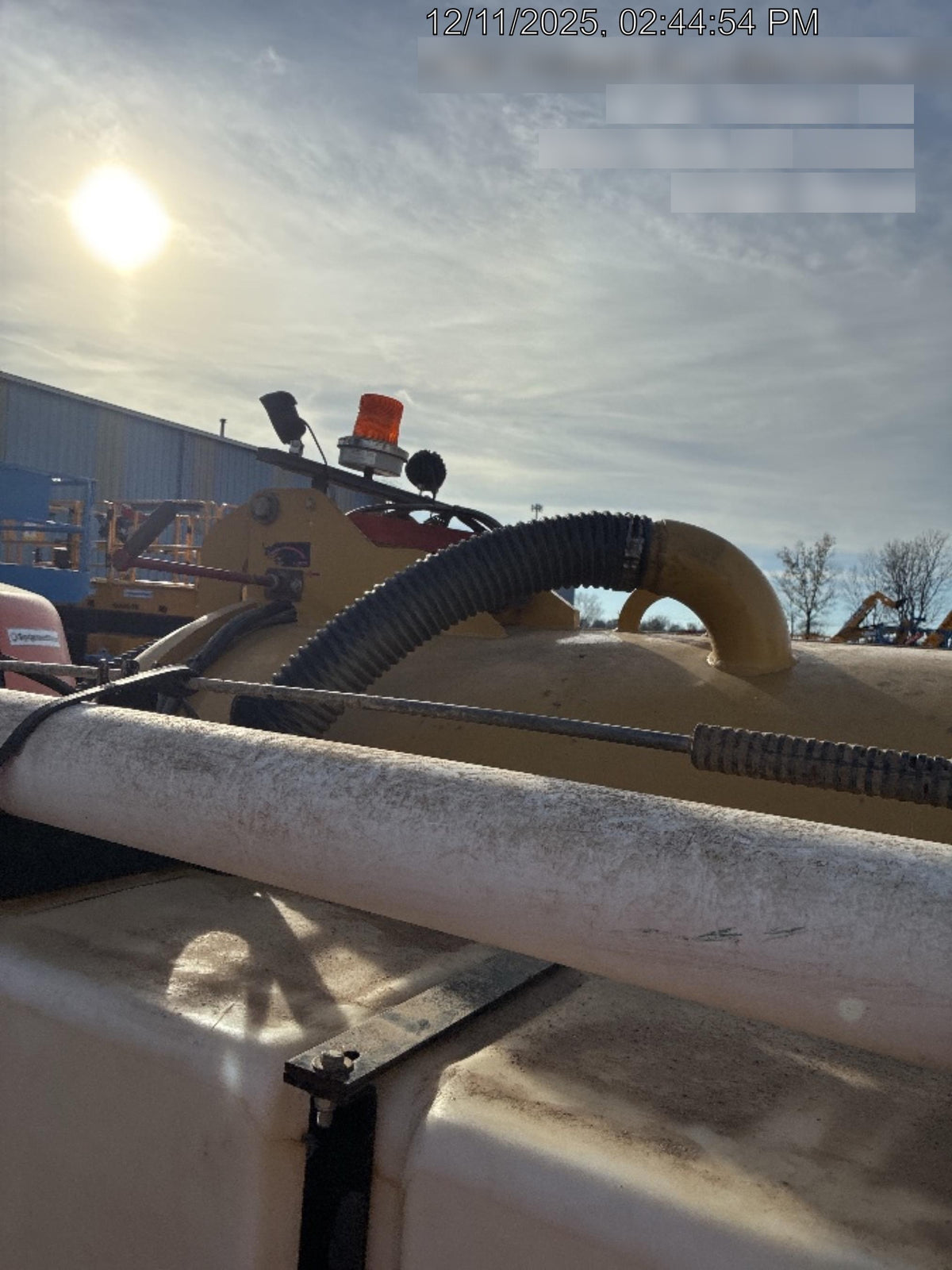 2021 Vac-Tron LP573XDT T4 Koehler Diesel Engine, 500 Gallon Debris Tank, x2 100 Gallon Water Tanks