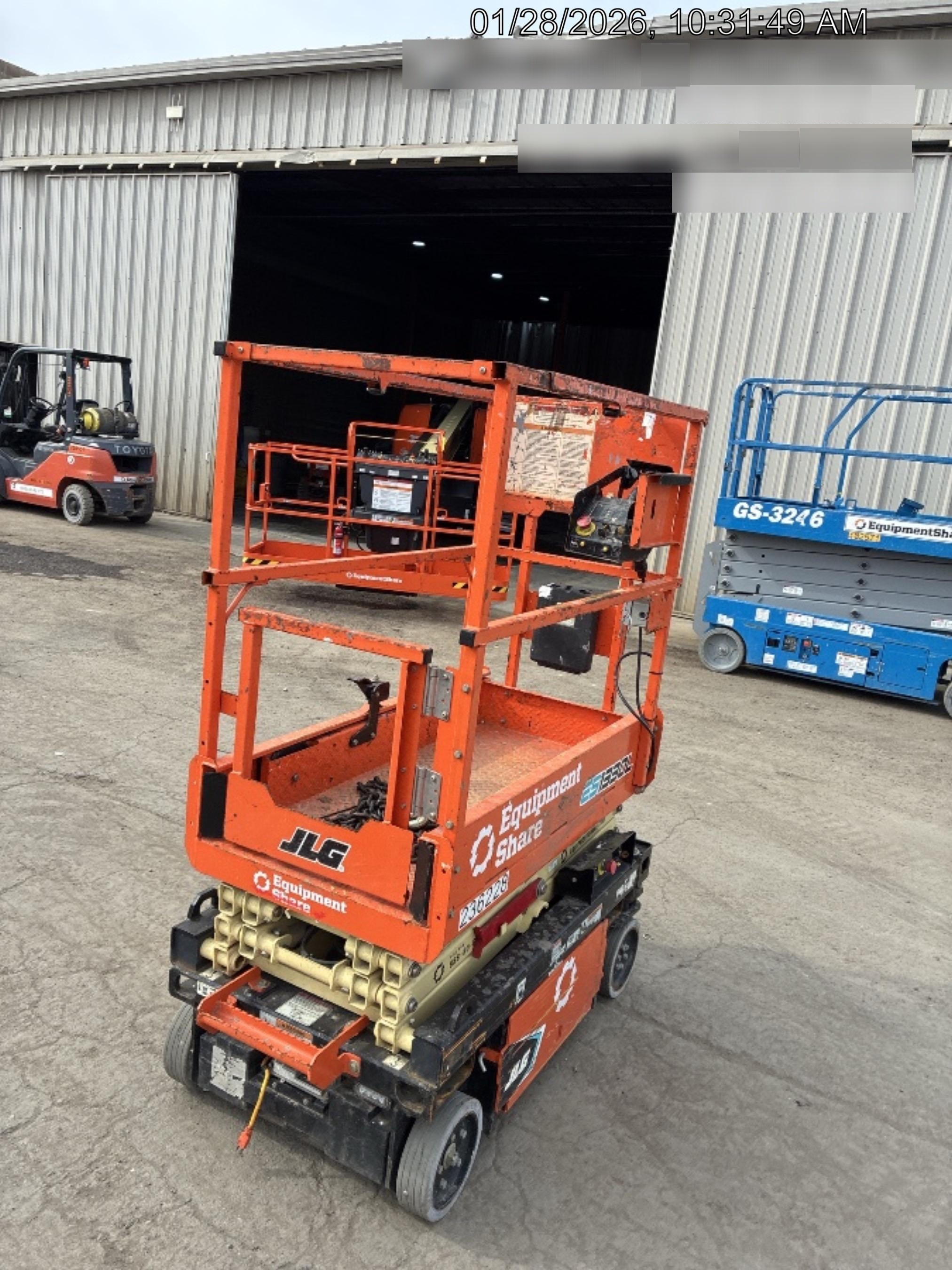 2022 JLG ES1330L