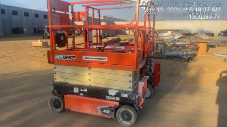 2021 JLG ES1932