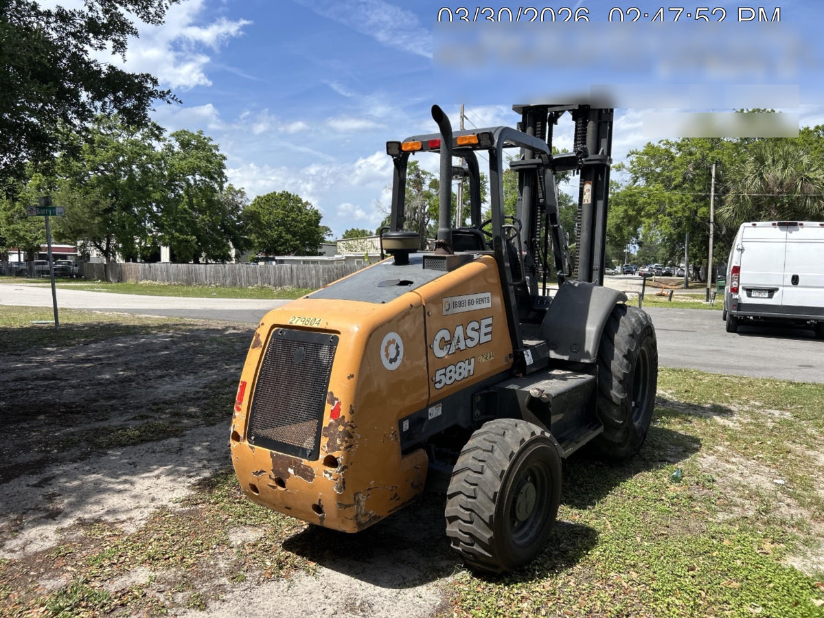 2023 CASE 588H
