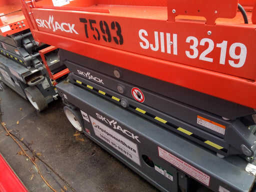 2018 Skyjack SJIII-3219 Skyjack SJIII3219 Scissor Lift w/Trojan Batteries