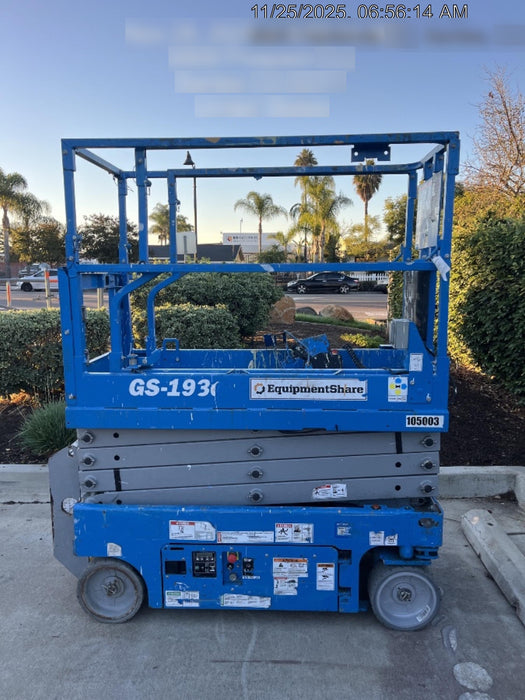 2020 Genie GS-1930 Solid Non Marking Tires, Beacon, Folding rails with half height swing gate, 800W Inverter