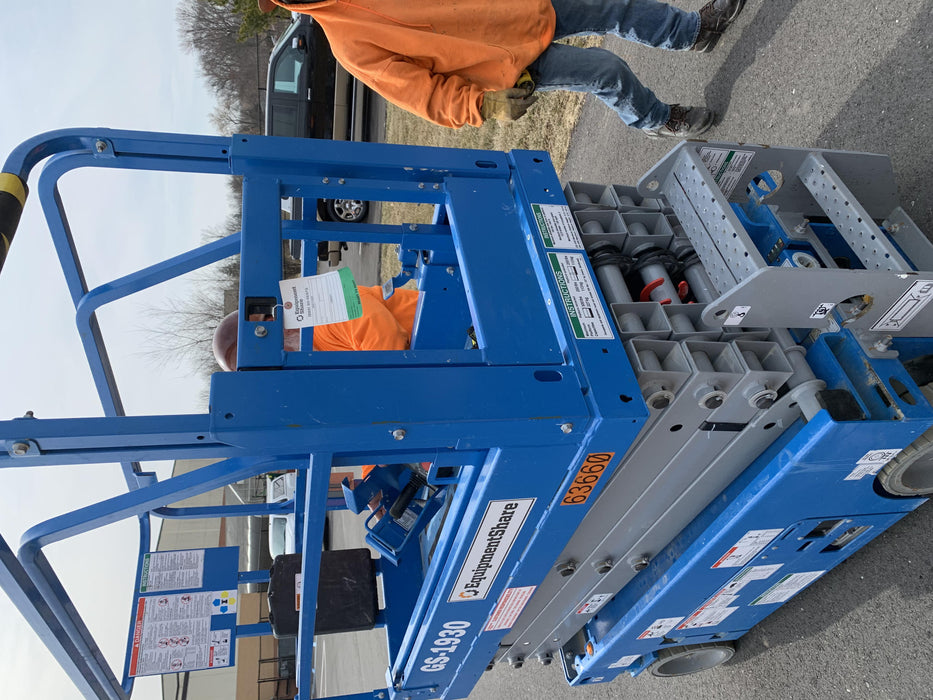 2020 Genie GS-1930 Solid Non Marking Tires, Beacon, Folding rails with half height swing gate