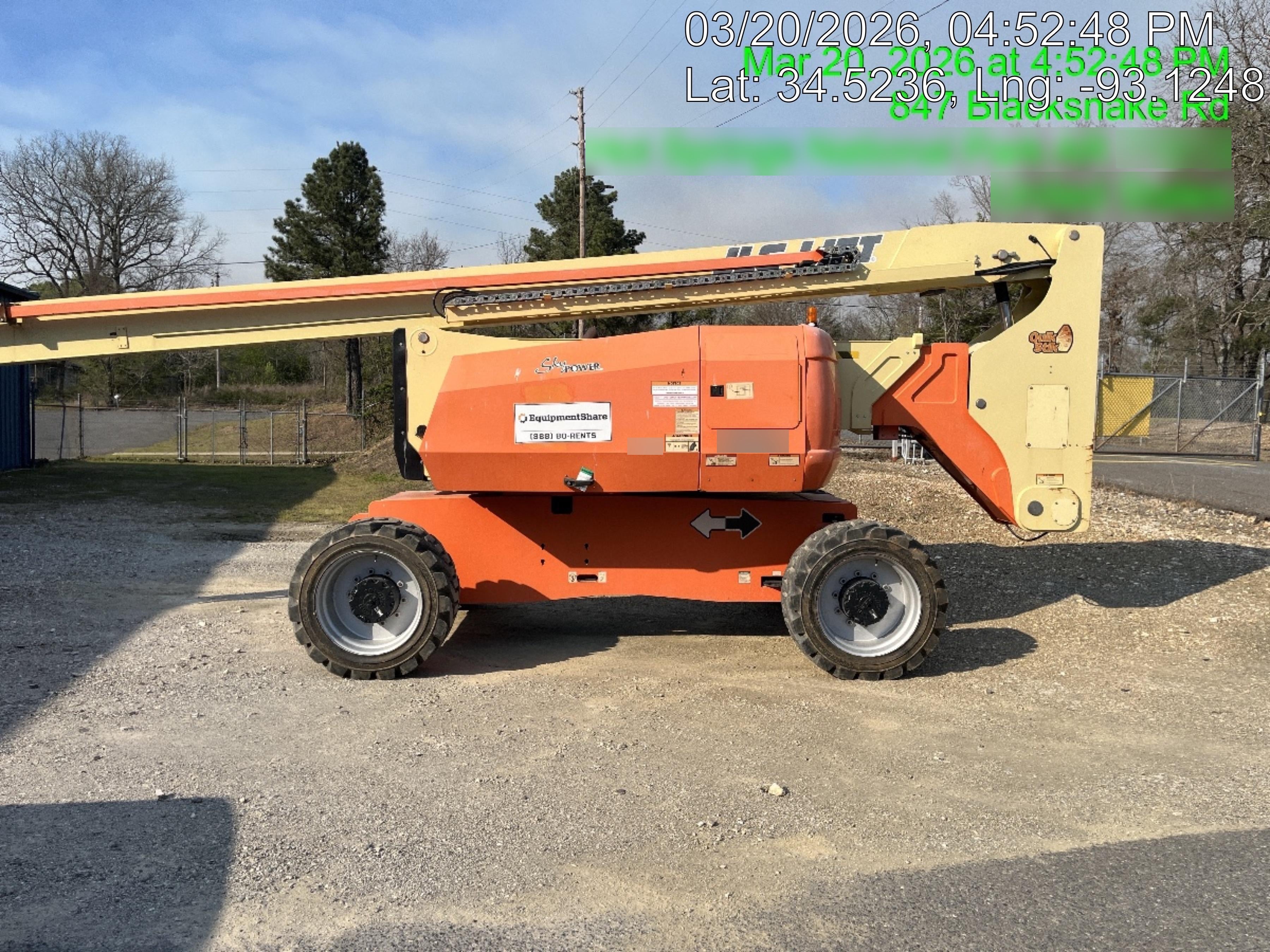 2020 JLG 800AJ