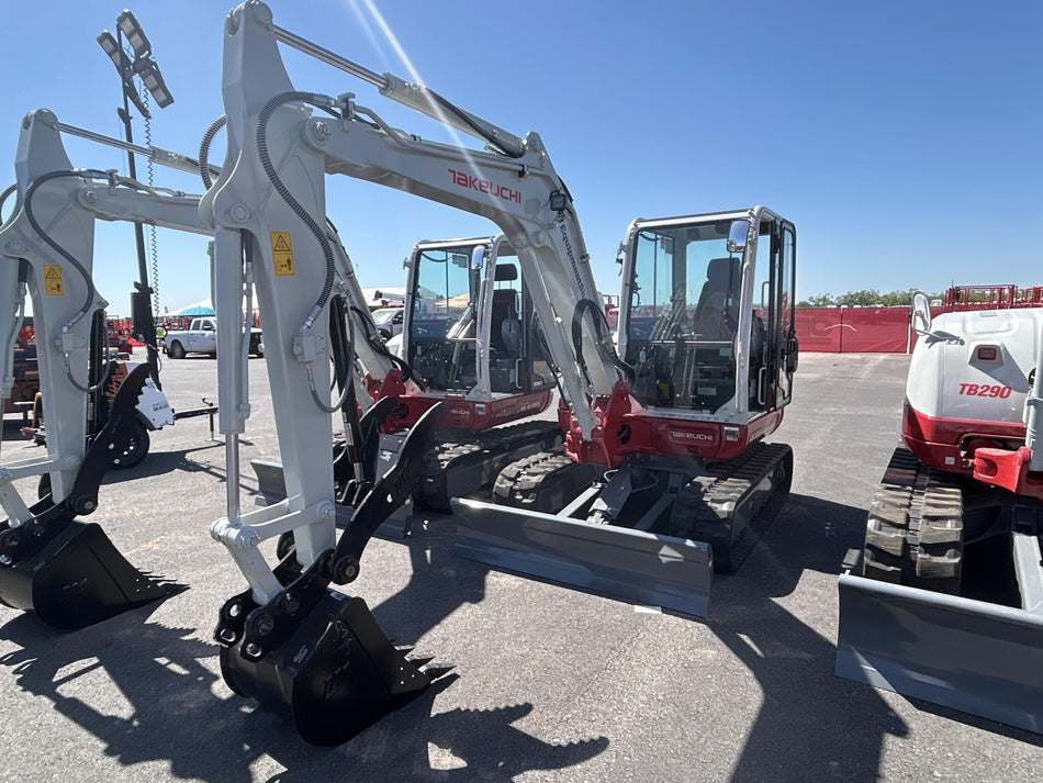 2025 TAKEUCHI TB250-2CR