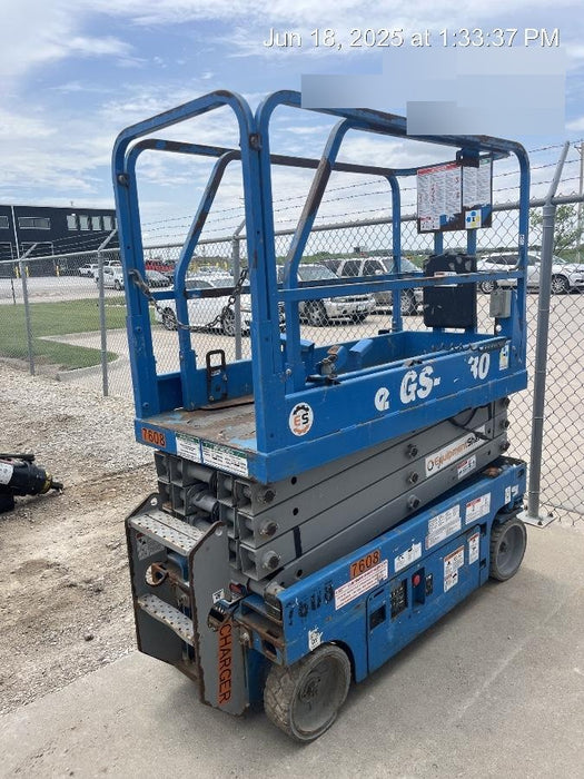2018 Genie GS-1930 Genie GS-1930 Lift w/Fixed Rail and Chain Entry