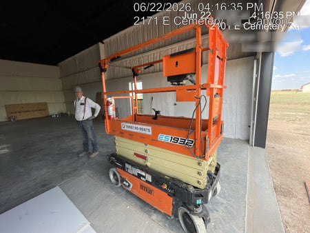 2021 JLG ES1932