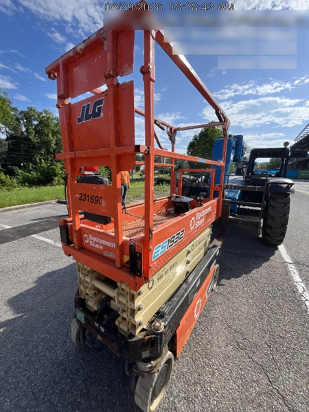 2022 JLG ES1932