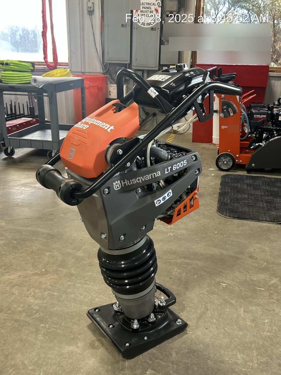 2025 HUSQVARNA LT6005