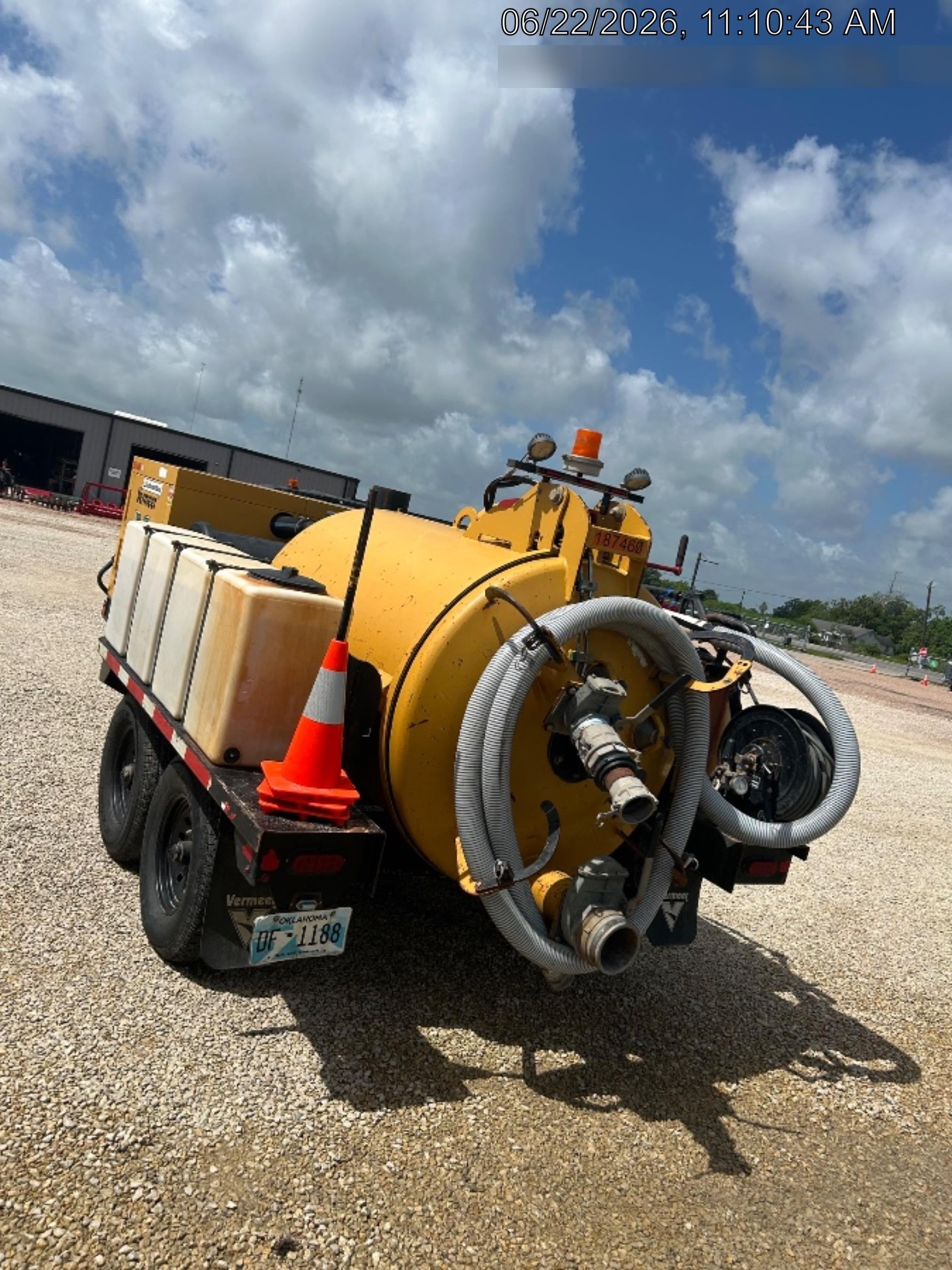 2021 VAC-TRON LP573XDT